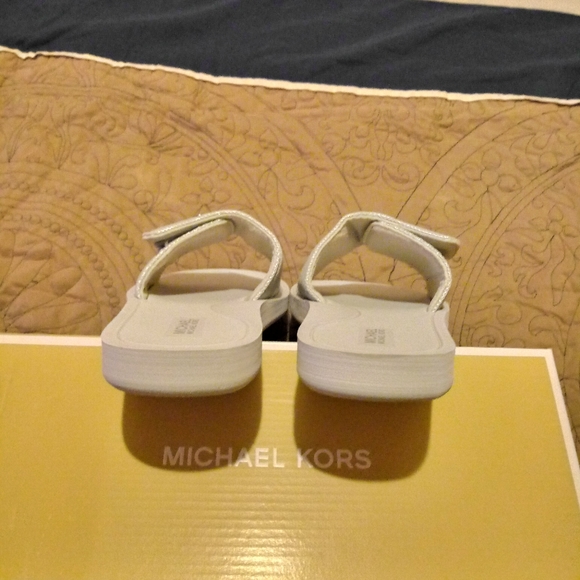 Michael Kors MK Slides Sandals - Picture 9 of 10
